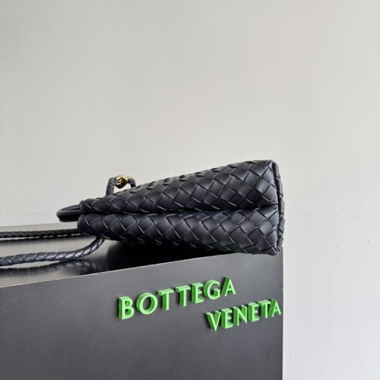 Replica Borse Bottega Veneta Andiamo piccola/media/grande pelle intrecciata Nera Imitazioni Replica Borse Bottega Veneta Andiamo piccola/media/grande pelle intrecciata Nera