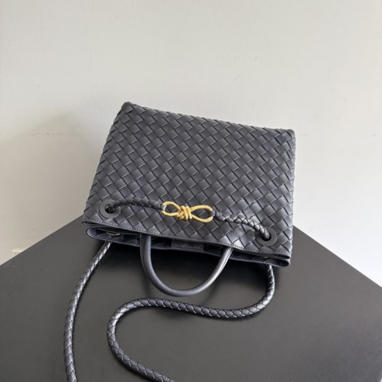 Replica Borse Bottega Veneta Andiamo piccola/media/grande pelle intrecciata Nera Imitazioni Replica Borse Bottega Veneta Andiamo piccola/media/grande pelle intrecciata Nera
