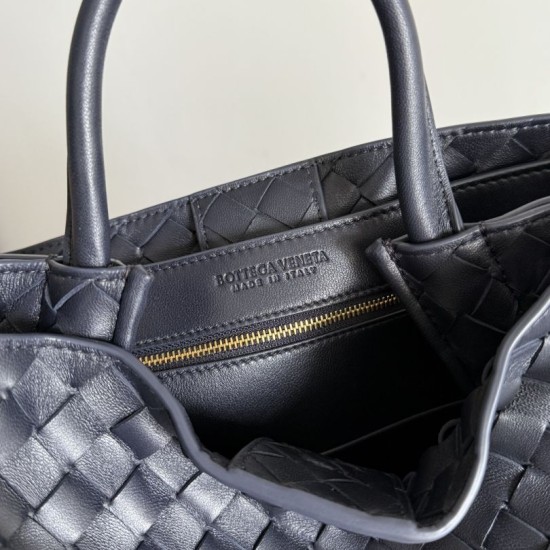 Replica Borse Bottega Veneta Andiamo piccola/media/grande pelle intrecciata Nera Imitazioni Replica Borse Bottega Veneta Andiamo piccola/media/grande pelle intrecciata Nera