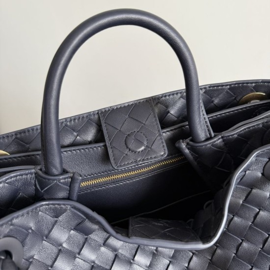 Replica Borse Bottega Veneta Andiamo piccola/media/grande pelle intrecciata Nera Imitazioni Replica Borse Bottega Veneta Andiamo piccola/media/grande pelle intrecciata Nera