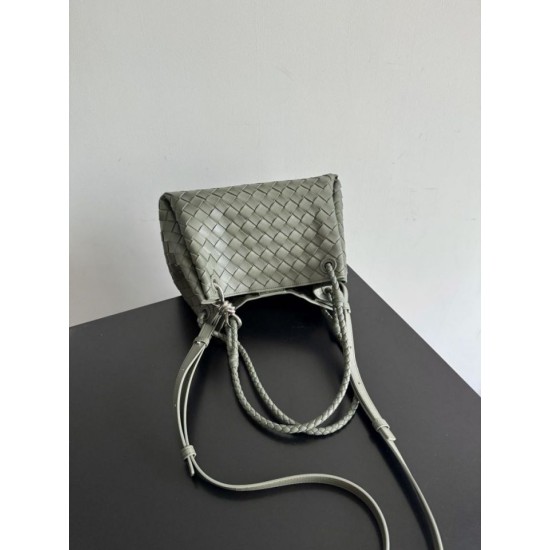 Replica Borsa Bottega Veneta Parachute intrecciato Verde Imitazioni Replica Borsa Bottega Veneta Parachute intrecciato Verde