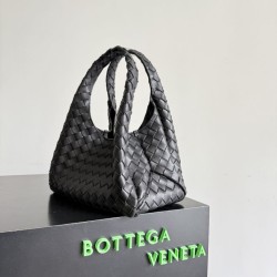 Replica Borsa a tracolla Bottega Veneta Campana piccola intrecciata Nero Imitazioni Replica Borsa a tracolla Bottega Veneta Campana piccola intrecciata Nero