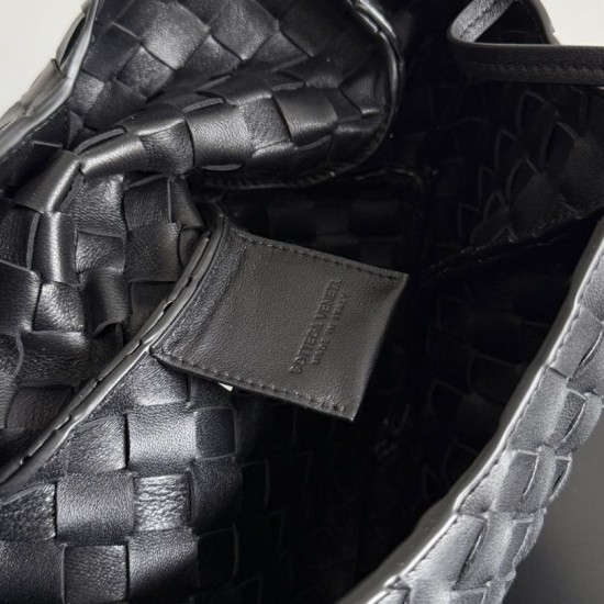 Replica Borsa a tracolla Bottega Veneta Campana piccola intrecciata Nero Imitazioni Replica Borsa a tracolla Bottega Veneta Campana piccola intrecciata Nero