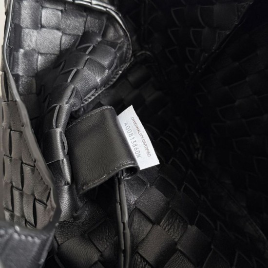 Replica Borsa a tracolla Bottega Veneta Campana piccola intrecciata Nero Imitazioni Replica Borsa a tracolla Bottega Veneta Campana piccola intrecciata Nero