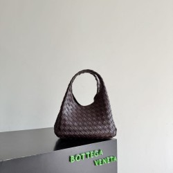 Replica Bora Pari a tracolla Bottega Veneta Campana piccola intrecciata Caffè