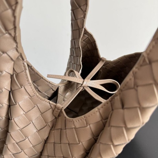 Replica Borsa a tracolla Bottega Veneta Campana piccola intrecciata Marrone Imitazioni Replica Borsa a tracolla Bottega Veneta Campana piccola intrecciata Marrone