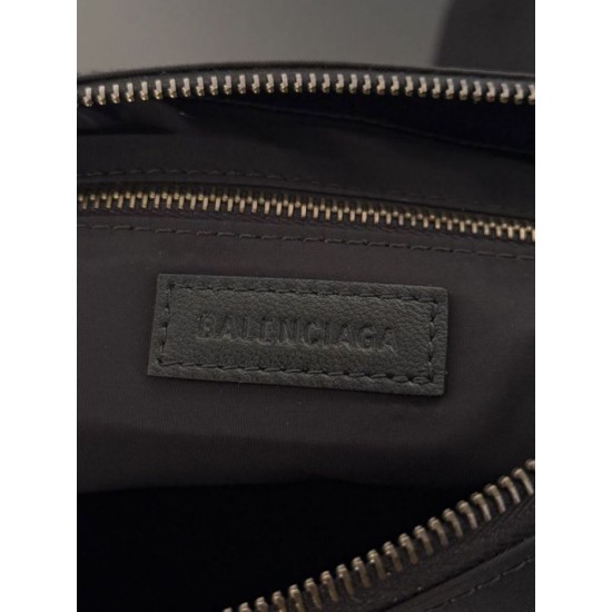 Replica Borse Firmate  a tracolla piccola Balenciaga Le City Moto nylon nera