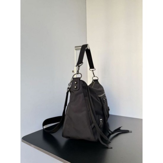 Replica Borse a tracolla media Balenciaga Le City Moto in nylon nero Imitazioni Replica Borse a tracolla media Balenciaga Le City Moto in nylon nero