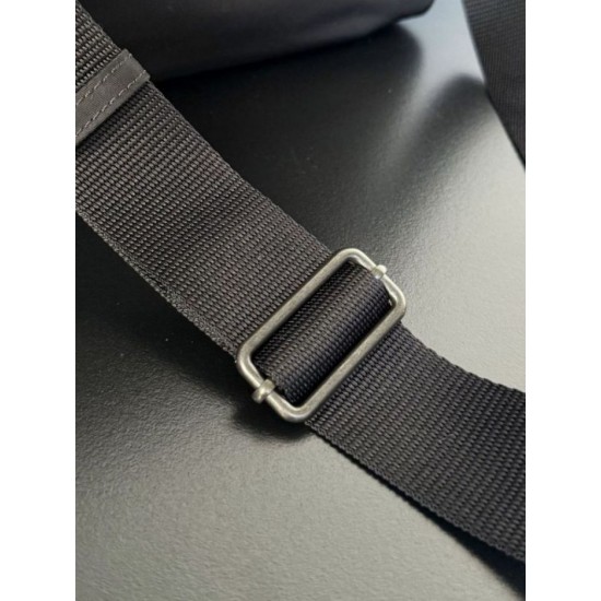 Replica Borse a tracolla media Balenciaga Le City Moto in nylon nero Imitazioni Replica Borse a tracolla media Balenciaga Le City Moto in nylon nero