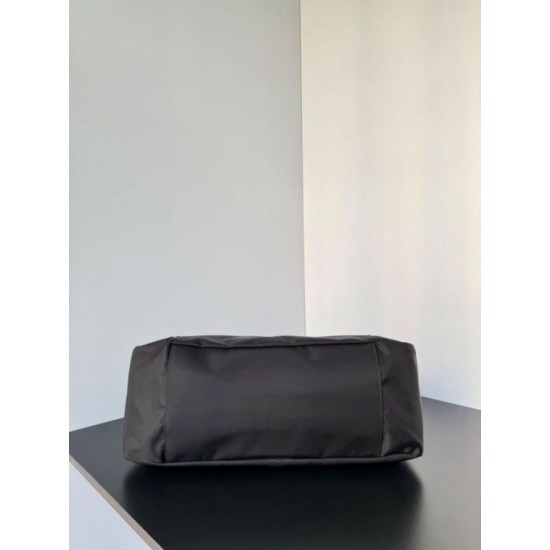 Replica Borse a tracolla media Balenciaga Le City Moto in nylon nero Imitazioni Replica Borse a tracolla media Balenciaga Le City Moto in nylon nero