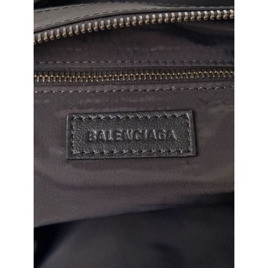 Replica Borse a tracolla media Balenciaga Le City Moto in nylon nero Imitazioni Replica Borse a tracolla media Balenciaga Le City Moto in nylon nero