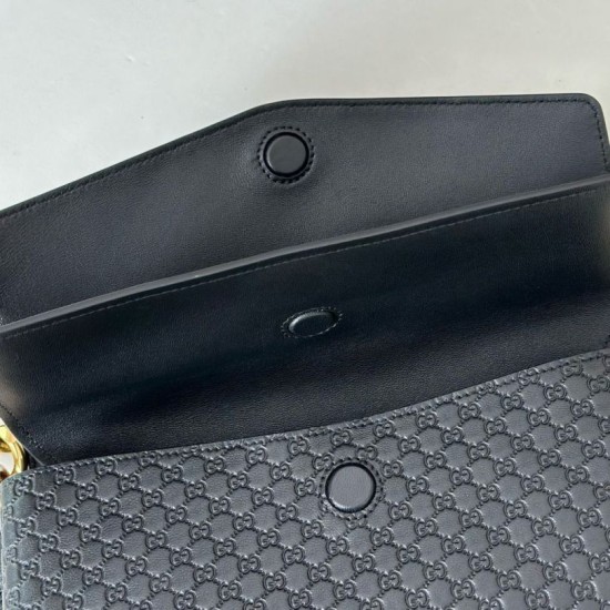Replica Borsa a tracolla media Gucci GG rilievo con catena 857622 Nero Imitazioni Replica Borsa a tracolla media Gucci GG rilievo con catena 857622 Nero