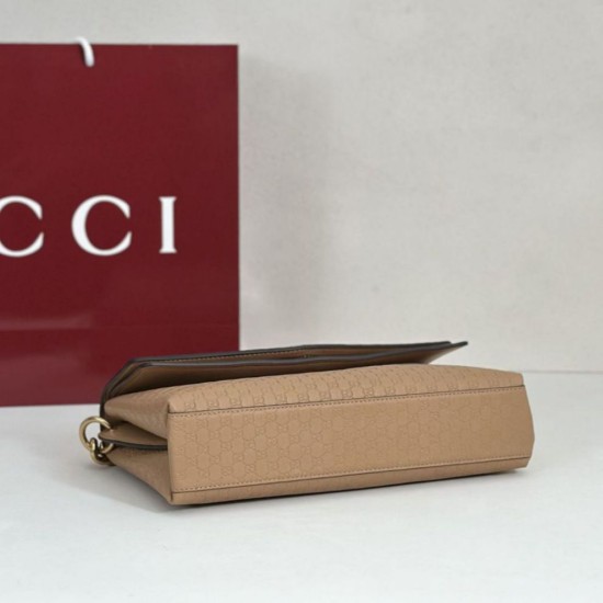 Replica Borsa a tracolla Gucci media con motivo GG goffrato e catena 857622 marrone chiaro