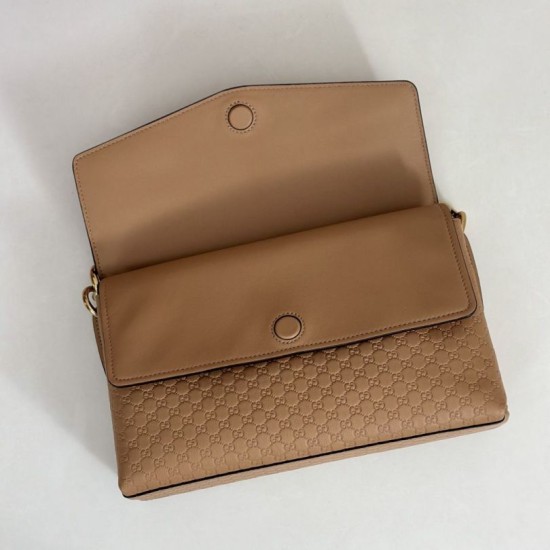 Replica Borsa a tracolla Gucci media con motivo GG goffrato e catena 857622 marrone chiaro