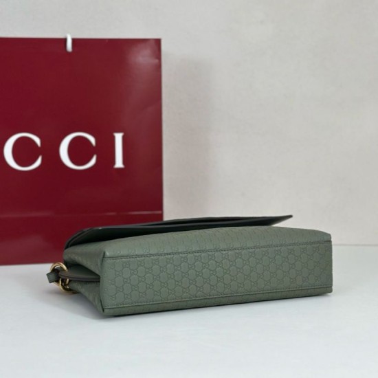 Replica Borsa a tracolla Gucci media con motivo GG goffrato e catena 857622 verde Imitazioni Replica Borsa a tracolla Gucci media con motivo GG goffrato e catena 857622 verde