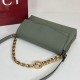 Replica Borsa a tracolla Gucci media con motivo GG goffrato e catena 857622 verde Imitazioni Replica Borsa a tracolla Gucci media con motivo GG goffrato e catena 857622 verde