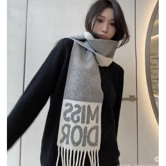 Replica Sciarpa reversibile in cashmere Dior Miss Dior Graffiti grigio/avorio 17 x 140 Imitazioni Replica Sciarpa reversibile in cashmere Dior Miss Dior Graffiti grigio/avorio 17 x 140