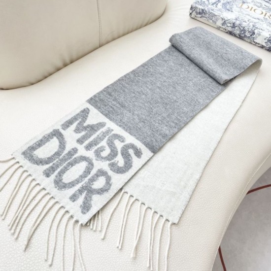 Replica Sciarpa reversibile in cashmere Dior Miss Dior Graffiti grigio/avorio 17 x 140 Imitazioni Replica Sciarpa reversibile in cashmere Dior Miss Dior Graffiti grigio/avorio 17 x 140