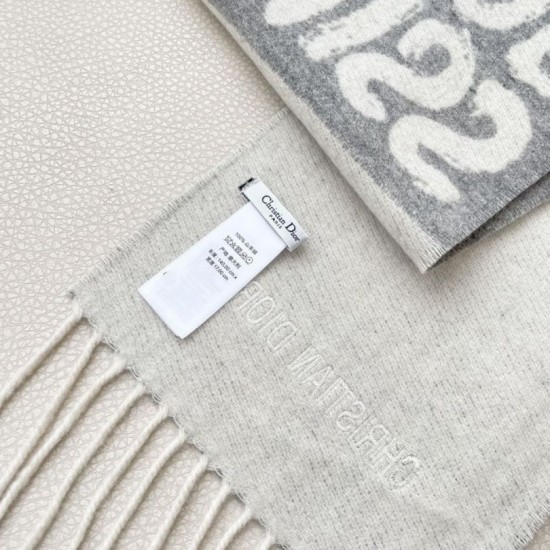 Replica Sciarpa reversibile in cashmere Dior Miss Dior Graffiti grigio/avorio 17 x 140 Imitazioni Replica Sciarpa reversibile in cashmere Dior Miss Dior Graffiti grigio/avorio 17 x 140