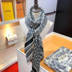 Replica Pari Sciarpa quadrata reversibile in seta e cashmere Dior Oblique Diortwin grigio/nero 140 x 140