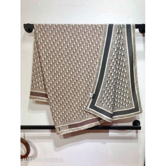 Replica Pari Sciarpa quadrata reversibile in seta e cashmere Dior Oblique Diortwin bordeaux/nero 140 x 140 Imitazioni Replica Pari Sciarpa quadrata reversibile in seta e cashmere Dior Oblique Diortwin bordeaux/nero 140 x 140