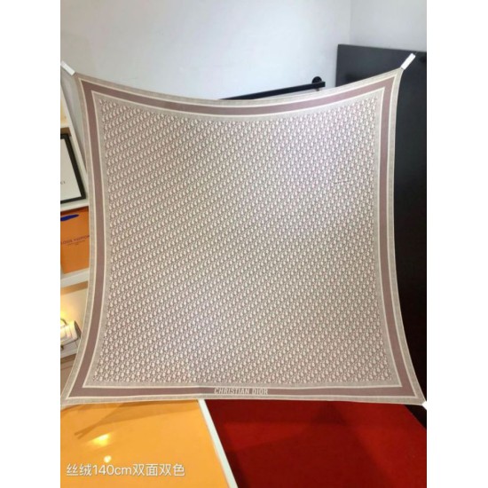 Replica Pari Sciarpa quadrata reversibile in seta e cashmere Dior Oblique Diortwin bordeaux/nero 140 x 140 Imitazioni Replica Pari Sciarpa quadrata reversibile in seta e cashmere Dior Oblique Diortwin bordeaux/nero 140 x 140