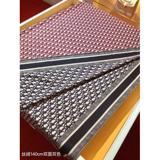 Replica Sciarpa quadrata reversibile in seta e cashmere Dior Oblique Diortwin bordeaux/blu 140 x 140 Imitazioni Replica Sciarpa quadrata reversibile in seta e cashmere Dior Oblique Diortwin bordeaux/blu 140 x 140