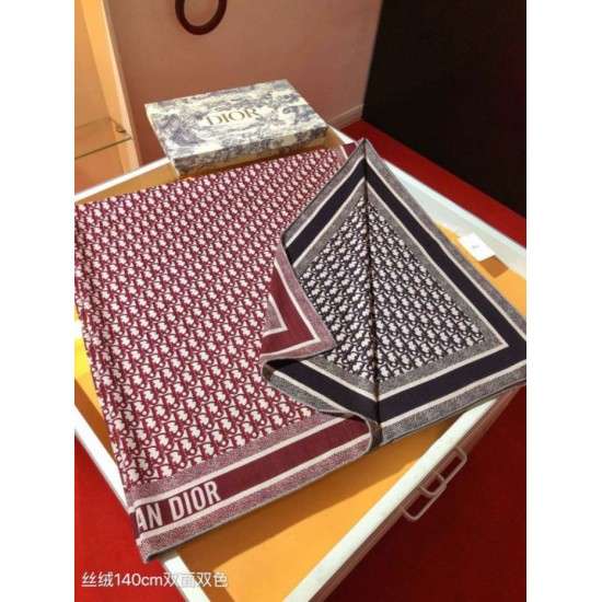 Replica Sciarpa quadrata reversibile in seta e cashmere Dior Oblique Diortwin bordeaux/blu 140 x 140 Imitazioni Replica Sciarpa quadrata reversibile in seta e cashmere Dior Oblique Diortwin bordeaux/blu 140 x 140