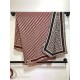 Replica Sciarpa quadrata reversibile in seta e cashmere Dior Oblique Diortwin bordeaux/blu 140 x 140 Imitazioni Replica Sciarpa quadrata reversibile in seta e cashmere Dior Oblique Diortwin bordeaux/blu 140 x 140