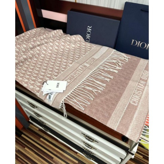 Replica Alta gamma Sciarpa frange Dior Oblique cashmere blu navy/écru 45 x 200 Rosa Imitazioni Replica Alta gamma Sciarpa frange Dior Oblique cashmere blu navy/écru 45 x 200 Rosa