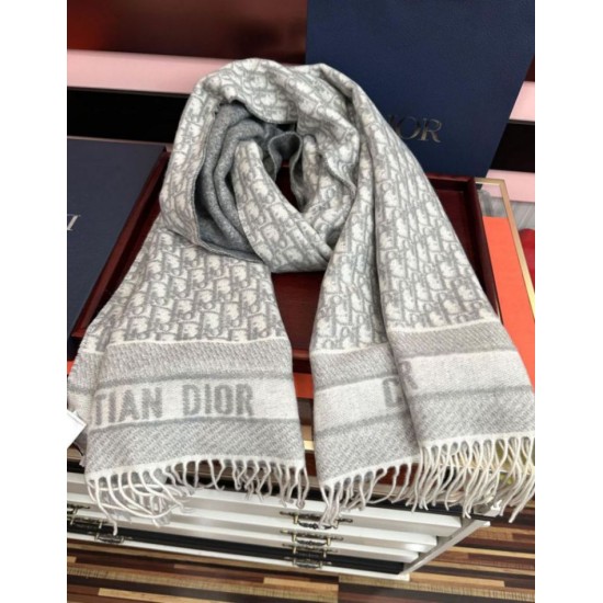 Replica Alta gamma Sciarpa frange Dior Oblique cashmere blu navy/écru 45 x 200 grigio Imitazioni Replica Alta gamma Sciarpa frange Dior Oblique cashmere blu navy/écru 45 x 200 grigio