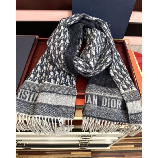 Replica Alta gamma Sciarpa frange Dior Oblique cashmere blu navy/écru 45 x 200 Blu Imitazioni Replica Alta gamma Sciarpa frange Dior Oblique cashmere blu navy/écru 45 x 200 Blu