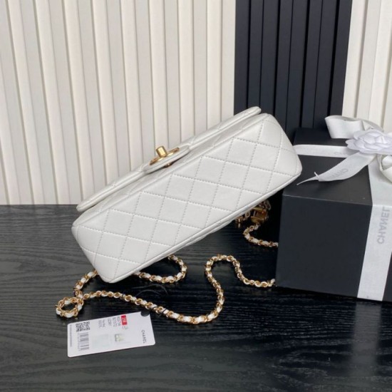 Replica Borse Chanel AS5756 piccola Rettangolare con patta e manico superiore bianca Imitazioni Replica Borse Chanel AS5756 piccola Rettangolare con patta e manico superiore bianca