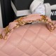 Replica Borsa a tracolla Chanel piccola con catena e manico superiore AS5702 Rosa Imitazioni Replica Borsa a tracolla Chanel piccola con catena e manico superiore AS5702 Rosa
