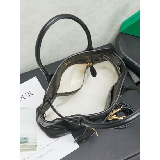 Replica Borse tote Miu Miu Adventure nappa 5BA292 Nero Imitazioni Replica Borse tote Miu Miu Adventure nappa 5BA292 Nero