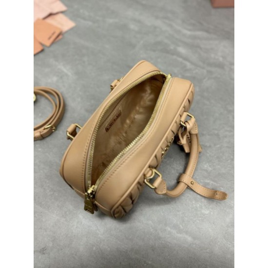 Replica Borsa con manico superiore Miu Miu Arcadie matelassé Albicocca Imitazioni Replica Borsa con manico superiore Miu Miu Arcadie matelassé Albicocca