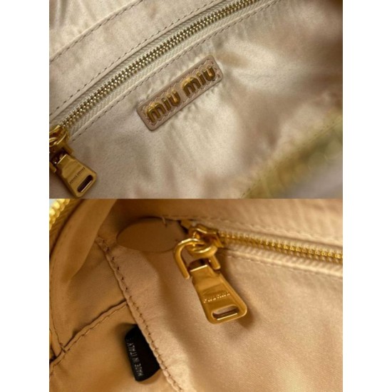 Replica Borsa con manico superiore Miu Miu Arcadie matelassé Albicocca Imitazioni Replica Borsa con manico superiore Miu Miu Arcadie matelassé Albicocca