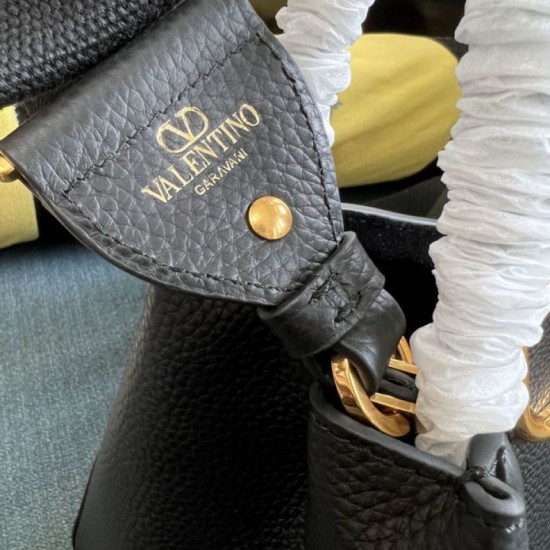 Replica Borsa a mano media Valentino Garavani Alltime vitello granato Nero Imitazioni Replica Borsa a mano media Valentino Garavani Alltime vitello granato Nero