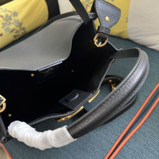 Replica Borsa a mano media Valentino Garavani Alltime vitello granato Nero Imitazioni Replica Borsa a mano media Valentino Garavani Alltime vitello granato Nero