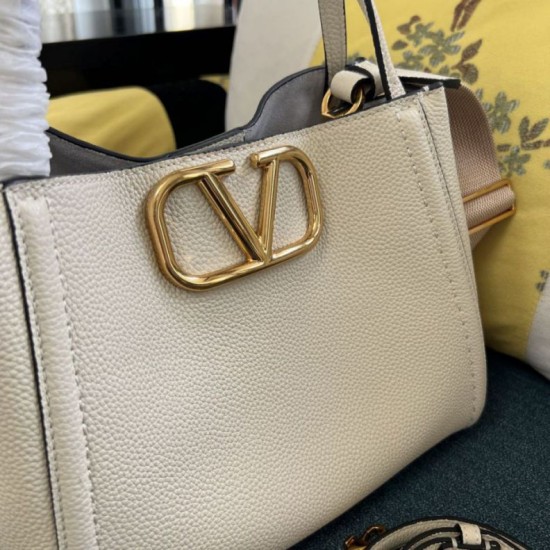 Replica Borsa 1:1 a mano media Valentino Garavani Alltime vitello granato Beige Imitazioni Replica Borsa 1:1 a mano media Valentino Garavani Alltime vitello granato Beige