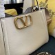 Replica Borsa 1:1 a mano media Valentino Garavani Alltime vitello granato Beige Imitazioni Replica Borsa 1:1 a mano media Valentino Garavani Alltime vitello granato Beige