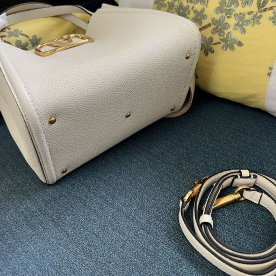 Replica Borsa 1:1 a mano media Valentino Garavani Alltime vitello granato Beige Imitazioni Replica Borsa 1:1 a mano media Valentino Garavani Alltime vitello granato Beige