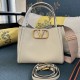 Replica Borsa 1:1 a mano media Valentino Garavani Alltime vitello granato Beige Imitazioni Replica Borsa 1:1 a mano media Valentino Garavani Alltime vitello granato Beige