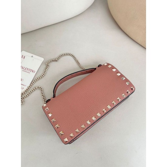 Replica Pari Portafoglio con catena Valentino Garavani Rockstud Rosa Imitazioni Replica Pari Portafoglio con catena Valentino Garavani Rockstud Rosa
