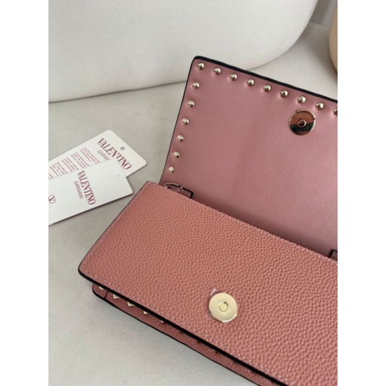 Replica Pari Portafoglio con catena Valentino Garavani Rockstud Rosa Imitazioni Replica Pari Portafoglio con catena Valentino Garavani Rockstud Rosa