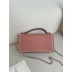 Replica Pari Portafoglio con catena Valentino Garavani Rockstud Rosa Imitazioni Replica Pari Portafoglio con catena Valentino Garavani Rockstud Rosa