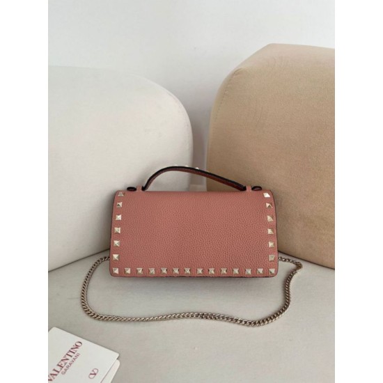 Replica Pari Portafoglio con catena Valentino Garavani Rockstud Rosa Imitazioni Replica Pari Portafoglio con catena Valentino Garavani Rockstud Rosa