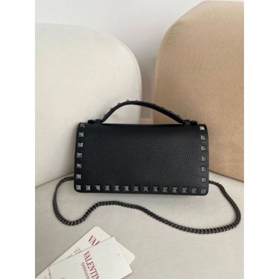 Replica Portafoglio con catena Valentino Garavani Rockstud Nero Imitazioni Replica Portafoglio con catena Valentino Garavani Rockstud Nero