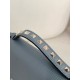 Replica Portafoglio con catena Valentino Garavani Rockstud blu Imitazioni Replica Portafoglio con catena Valentino Garavani Rockstud blu