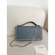 Replica Portafoglio con catena Valentino Garavani Rockstud blu Imitazioni Replica Portafoglio con catena Valentino Garavani Rockstud blu